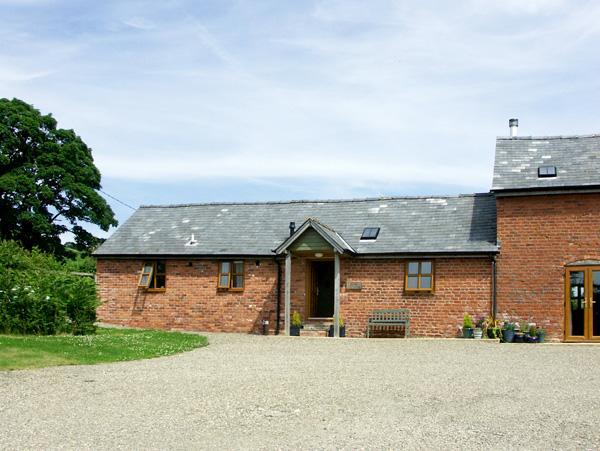 The Byre Villa Bishop's Castle Luaran gambar